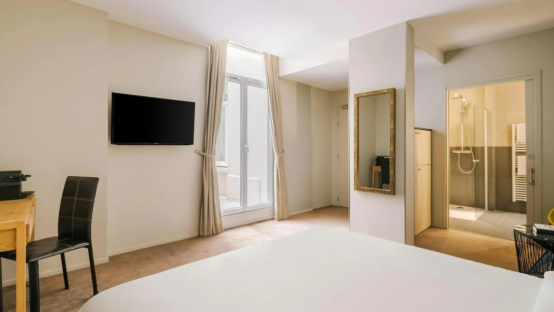 Opera Frochot 3*
